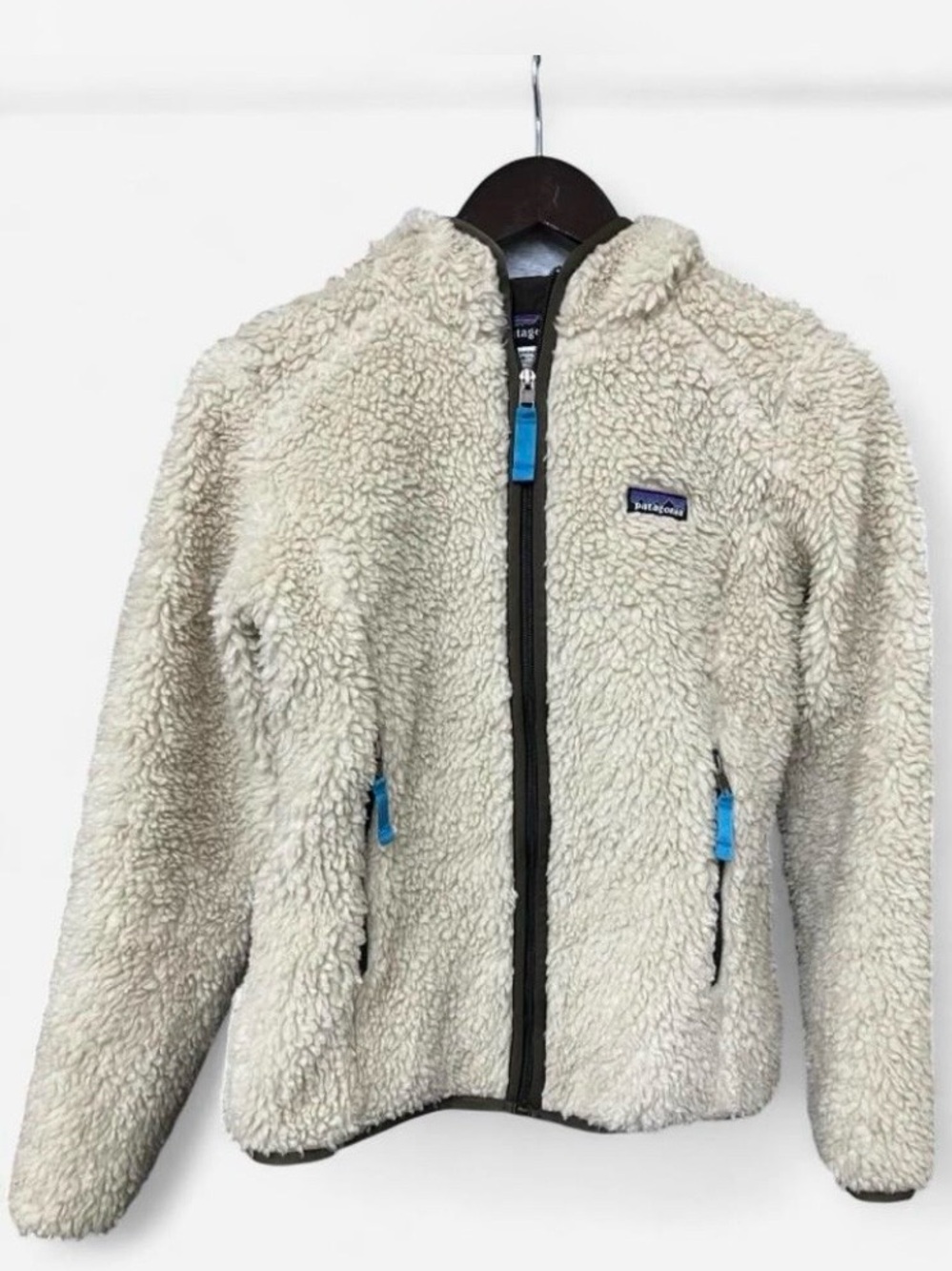 Patagonia Women’s Cream Sherpa Hoodie Jacket with Blue Zipper Pulls Size XS